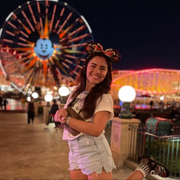 Meet your Posher, Lia - Picture 1 of 1